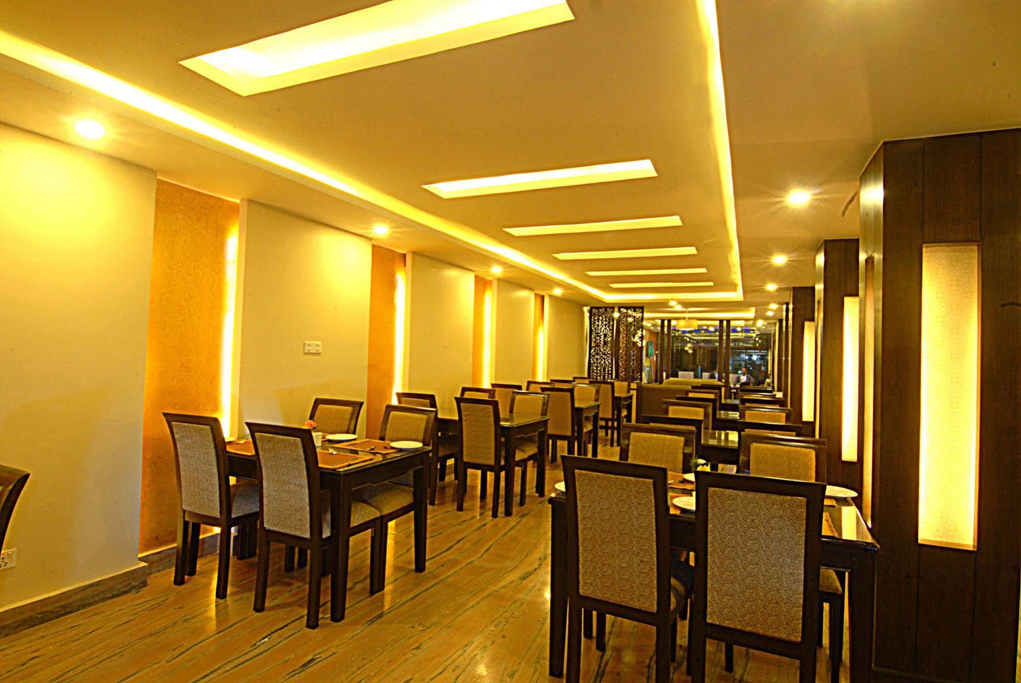 Kathmandu Grand Hotel Catmandu Exterior foto